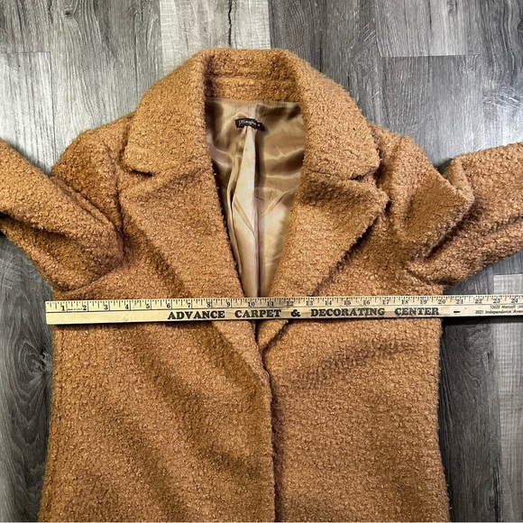J. McLaughlin Lark Coat Size Medium Teddy Bear Boucle Camel Tan Stadium chic - Picture 13 of 16